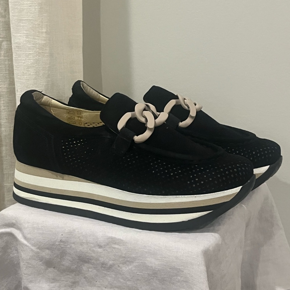 Softwaves Cassie Suede Platform Sneaker - Black 38.5